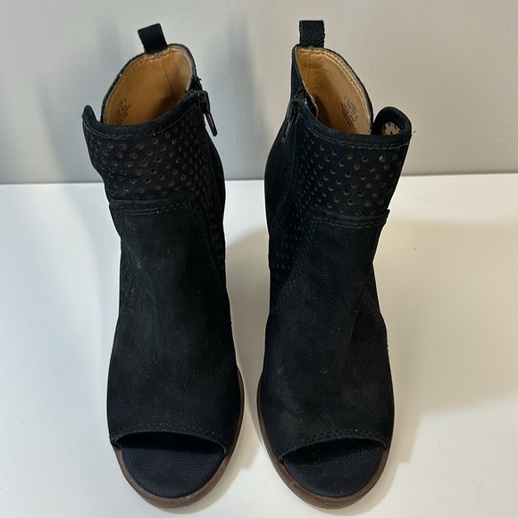 Lucky Brand Lakmen Booties Peep Toe Stacked Heel Size 7.5 - Picture 5 of 15